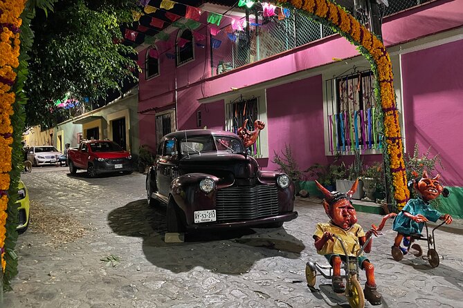 5 Hours Guided Day of The Dead Evening Walking Tour in Oaxaca - The Cemetery Moment: Meaningful, But Check the Timing Reality