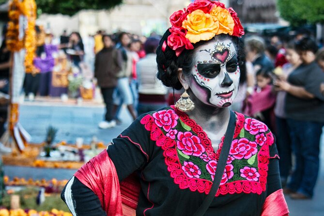 5 Hours Guided Day of The Dead Evening Walking Tour in Oaxaca - Neighborhood Altars and Flowers: Where the Season Feels Personal