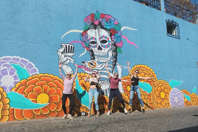 Bicycle Tour through Oaxaca learning about its Urban Art and History - Stop 1 in Oaxaca City: street art streets plus quick breaks