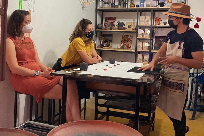 Cacao, Chocolate Experience in Oaxaca for Small Groups - How the 2-hour tasting flows (15–20 samples, from pure cocoa to bars)