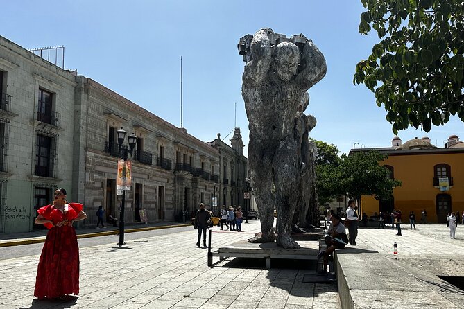 Discover Authentic Mexican Flavors on Oaxaca Food Tour - The Zócalo hour: tejate with pan de yema