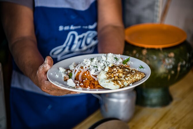 Earth, Corn & Fire: Tasting the Roots of Oaxacan Cuisine - Walking through Oaxaca’s center: where the food lesson gains context