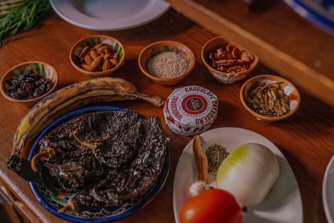 Flavors of Oaxaca: Cooking Class with No Set Menu and Local Market Tour - Market First: Finding the Real Ingredients in Oaxaca City