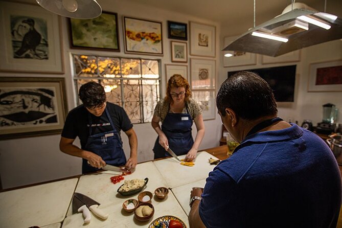 Flavors of Oaxaca: Cooking Class with No Set Menu and Local Market Tour - Dietary Restrictions and Vegetarian Options: Getting It Right