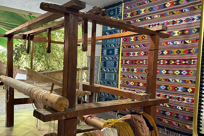 FULL Oaxaca Experience (Small Groups) - Teotitlán del Valle and Gerardo’s workshop: seeing wool become a rug