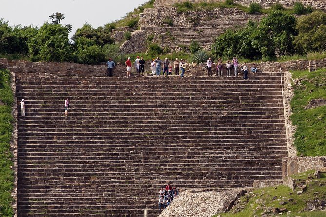 Half day tour to Monte Albán - South Platform stairs: views, photos, and where to pace yourself