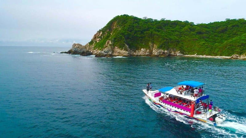 Huatulco: Premium Boat Tour with snorkel experience. - Chachacual Bay, La India, and Chachacual Beach: where the “only by sea” magic happens