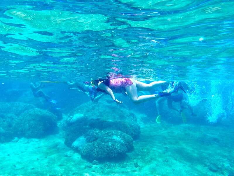 Huatulco: Premium Boat Tour with snorkel experience. - Crew, language, and comfort on a boat day