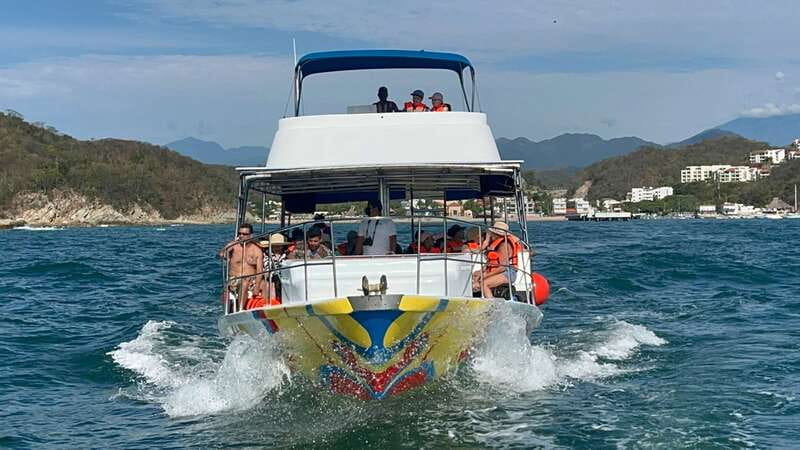 Huatulco: Premium Boat Tour with snorkel experience. - Reef snorkeling: what you’re paying for (and how to make it count)
