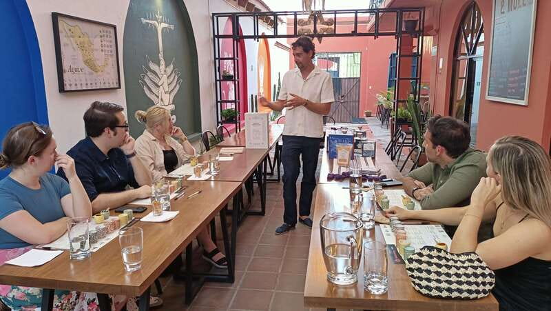 Mezcal y Mole with a Certified Sommelier - Meeting in Oaxaca: Finding Mezcal y Mole and Settling In