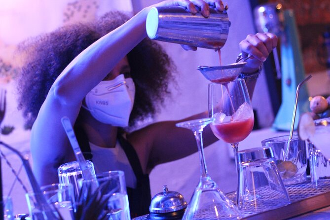 Mixology class with Mezcal in Oaxaca - The cocktail class: from cocktail bases to classic, juice, syrup, and showy presentation
