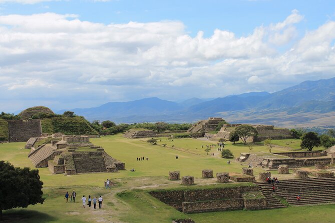 Monte Alban & artisan house workshop in Arrazola and Coyotepec - Why This Monte Albán + Artisan Day Works