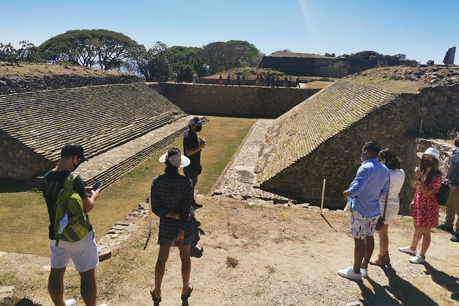 Monte Alban - Full Day Guided Tour with or without Food - Oaxaca - Santo Tomás Jalieza textiles: hip loom cotton traditions
