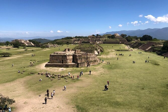 Monte Alban Shuttle - Return shuttles every hour: how to pick the right comeback time