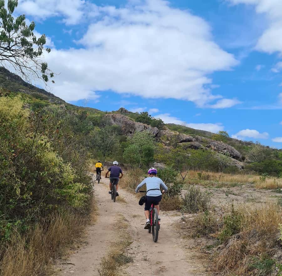 MTB Bike Tour: Tule Tree through the country-side - The 40-minute XCO trail detour and the old-mine story