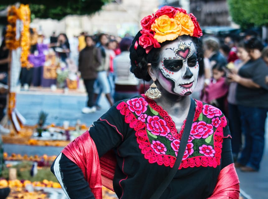 Oaxaca: Day of the Dead Evening Walking Tour with Dinner - Oaxaca Cathedral and route swaps on different dates