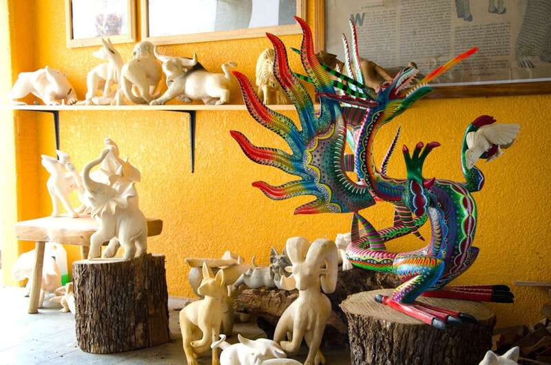 Oaxaca: Monte Alban and the Art of Oaxaca - San Bartolo Coyotepec: black clay pottery you can actually watch happen