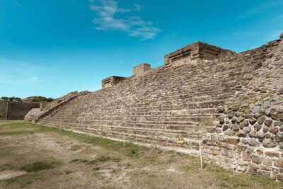 Oaxaca: Monte Alban Guided Archaeological Tour - Hotel pickup and the air-conditioned ride up