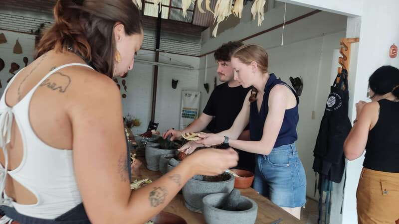 Oaxaca: Oaxacan Mole Workshop with a Traditional Cook - What to bring and how to get the most out of it