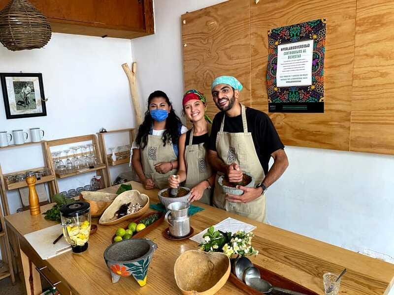 Oaxaca: Vegetarian Cooking Class - Where this vegetarian class wins: Oaxaca starts with ingredients
