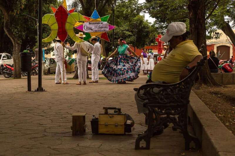 Oaxaca walking tour with a local photographer - Coffee, Juice, and Spanish Practice Without Forcing It