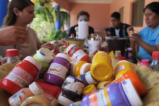 Paint your Alebrije with the Jimenez family. - Meeting the Jimenez Family: Where Alebrijes Really Start