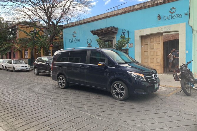 Private and safe transfer from the airport to the hotel in Oaxaca - Drivers and Communication: Names You Might See