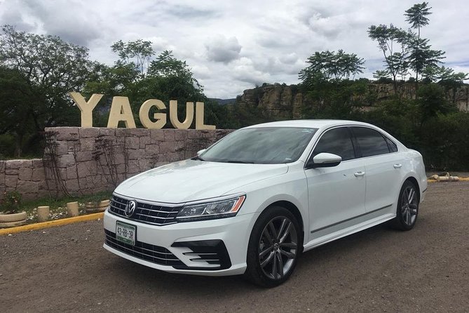Private and safe transfer from the airport to the hotel in Oaxaca - When Flights Are Late: How This Transfer Helps You Stay in Control
