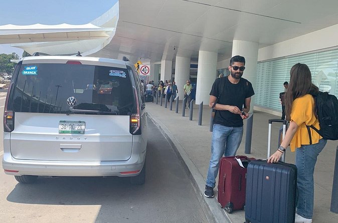 Shared Transfer from Downtown Oaxaca to the Airport - Driver Experience: Friendly, Communicative, and Sometimes Extra Thoughtful