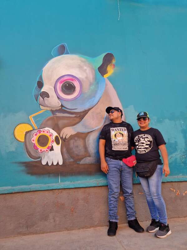 Street Art with an artist - The Built-In Photo Session: Turning Murals Into Keepsakes