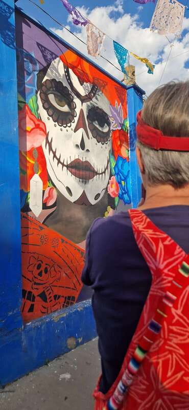 Street Art with an artist - Start at the Monument With a Cross: How to Plan Your 2 Hours