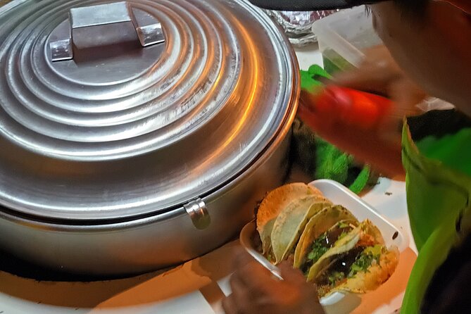 Taco Tour in Oaxaca : delicious street food by bike - Small group energy: social without turning loud