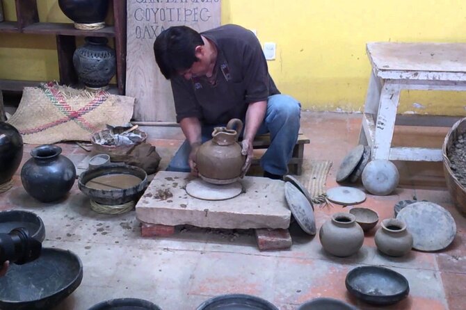 Tour to Monte Alban, Arrazola and San Bartolo - A day that moves from big ruins to real hands-on craft