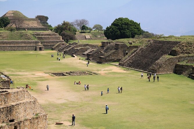 Tour to Monte Alban, Arrazola and San Bartolo - Stop 1: Monte Albán and why Zapotec power still echoes
