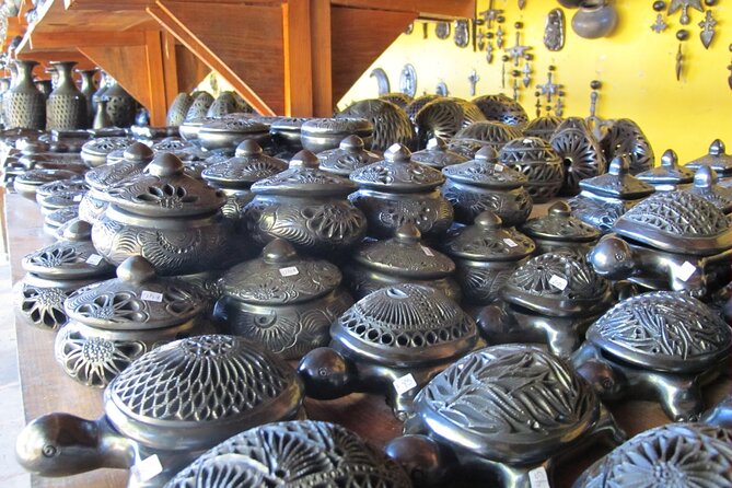 Tour to Monte Alban, Arrazola and San Bartolo - Stop 3: San Bartolo Coyotepec and the art of black clay pottery