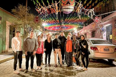 Tour with Legends Night Walk and Dinner Included - Stop 1: Avenida de la Independencia urban legends with local explanations