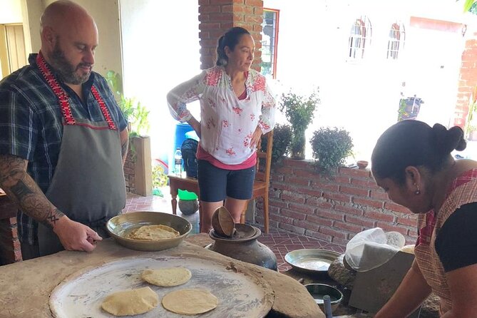 Traditional Cooking Class with Minerva Lopez - A day with Minerva Lopez: market to wood-stove cooking